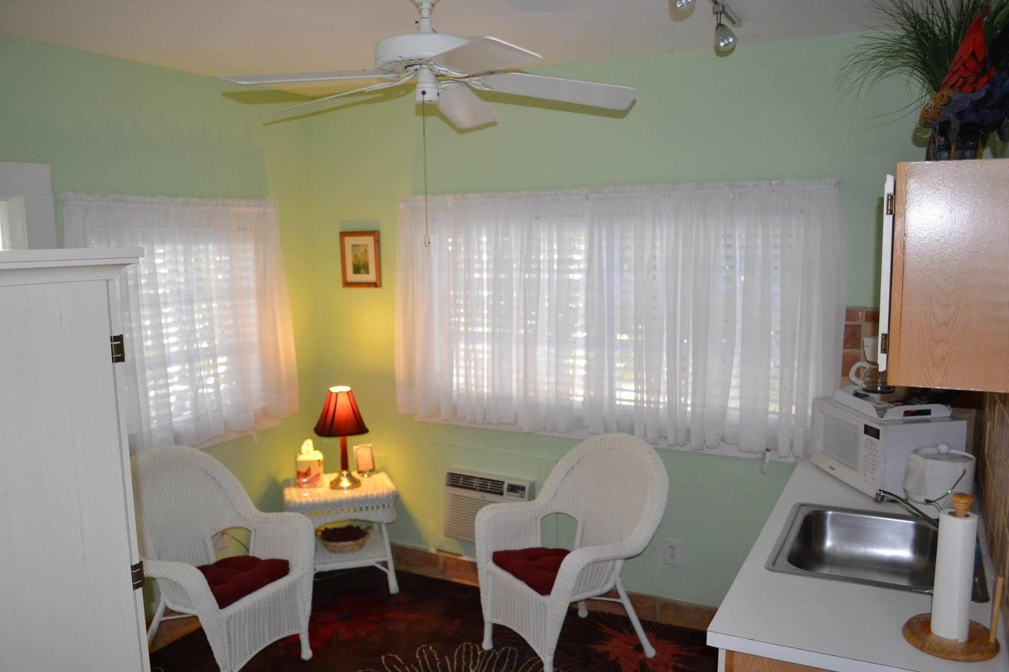 Speakeasy Inn (Adults Only) คีย์เวสต์ ภายนอก รูปภาพ